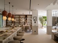 Villa for sale in Aloha Gardens, Nueva Andalucia