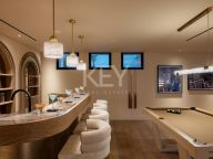Villa for sale in Aloha Gardens, Nueva Andalucia