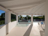 Villa for sale in Parcelas del Golf, Nueva Andalucia
