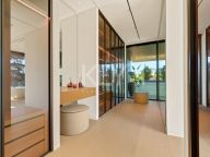 Villa for sale in Parcelas del Golf, Nueva Andalucia