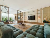 Villa for sale in Parcelas del Golf, Nueva Andalucia