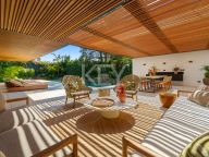 Villa for sale in Parcelas del Golf, Nueva Andalucia