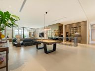 Villa for sale in Parcelas del Golf, Nueva Andalucia
