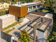 Villa for sale in Parcelas del Golf, Nueva Andalucia
