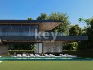 Villa for sale in Parcelas del Golf, Nueva Andalucia