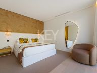 Villa for sale in Parcelas del Golf, Nueva Andalucia