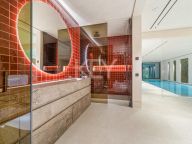 Вилла на продажу в El Herrojo, Бенахавис