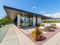 Вилла на продажу в El Herrojo, Бенахавис