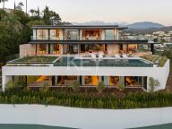 Вилла на продажу в El Herrojo, Бенахавис