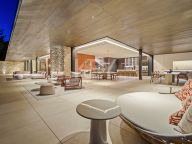 Вилла на продажу в El Herrojo, Бенахавис