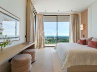 Вилла на продажу в El Herrojo, Бенахавис