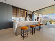 Вилла на продажу в El Herrojo, Бенахавис