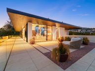 Вилла на продажу в El Herrojo, Бенахавис