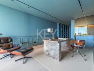 Вилла на продажу в El Herrojo, Бенахавис