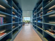 Вилла на продажу в El Herrojo, Бенахавис