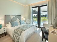 Villa en venta en La Cerquilla, Nueva Andalucia