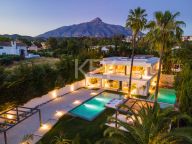 Villa en venta en Nueva Andalucia