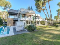 Villa for sale in Rocio de Nagüeles, Marbella Golden Mile