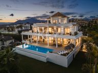 Villa for sale in Los Flamingos, Benahavis