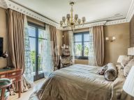 Вилла на продажу в Hacienda las Chapas, Восточная Марбелья