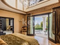 Вилла на продажу в Hacienda las Chapas, Восточная Марбелья