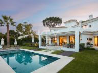 Villa en alquiler en La Reserva de los Monteros, Marbella Este