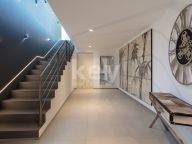 Villa for sale in Aloha, Nueva Andalucia