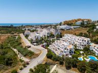 Villa en venta en La Resina Golf, Estepona