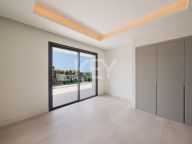 Villa en venta en La Resina Golf, Estepona