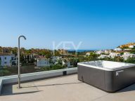 Villa en venta en La Resina Golf, Estepona