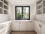 Villa en venta en La Resina Golf, Estepona