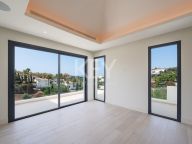 Villa en venta en La Resina Golf, Estepona