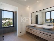Villa en venta en La Resina Golf, Estepona