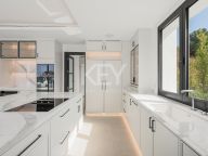 Villa en venta en La Resina Golf, Estepona