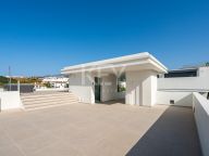 Villa en venta en La Resina Golf, Estepona