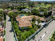 Villa for sale in La Cerquilla, Nueva Andalucia