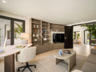 Villa for sale in La Cerquilla, Nueva Andalucia