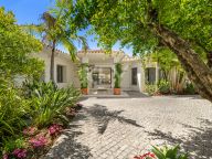 Villa for sale in La Cerquilla, Nueva Andalucia