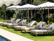 Villa for sale in La Cerquilla, Nueva Andalucia