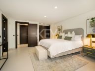 Villa for sale in La Cerquilla, Nueva Andalucia