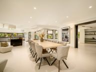 Villa for sale in La Cerquilla, Nueva Andalucia