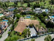 Villa for sale in La Cerquilla, Nueva Andalucia