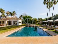 Villa en venta en La Cerquilla, Nueva Andalucia