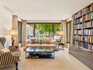 Villa for sale in La Cerquilla, Nueva Andalucia