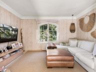 Villa for sale in Fuente del Espanto, Benahavis