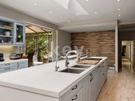 Villa for sale in Fuente del Espanto, Benahavis