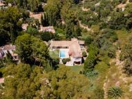 Villa for sale in Fuente del Espanto, Benahavis