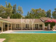 Villa for sale in Fuente del Espanto, Benahavis