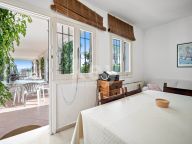 Villa for sale in Alcazaba Beach, Estepona