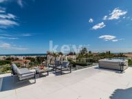 Villa for sale in Nueva Andalucia